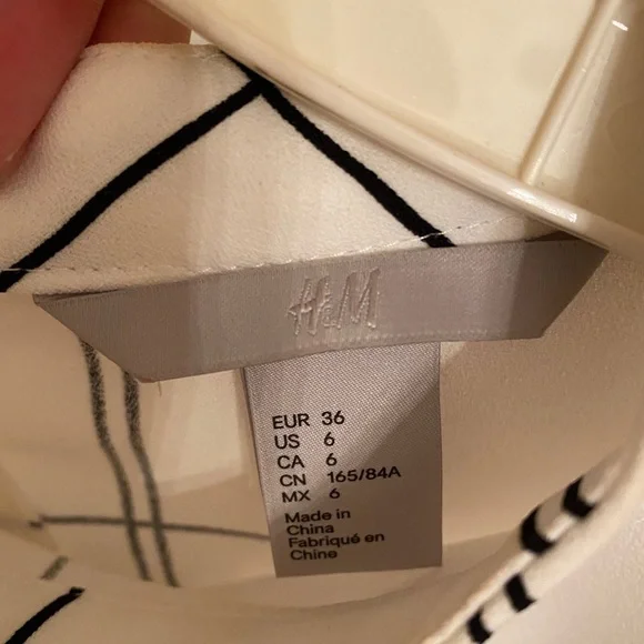 H&M White & Black Lined Plaid Blouse with Stand-up Collar - Picture 5 of 5